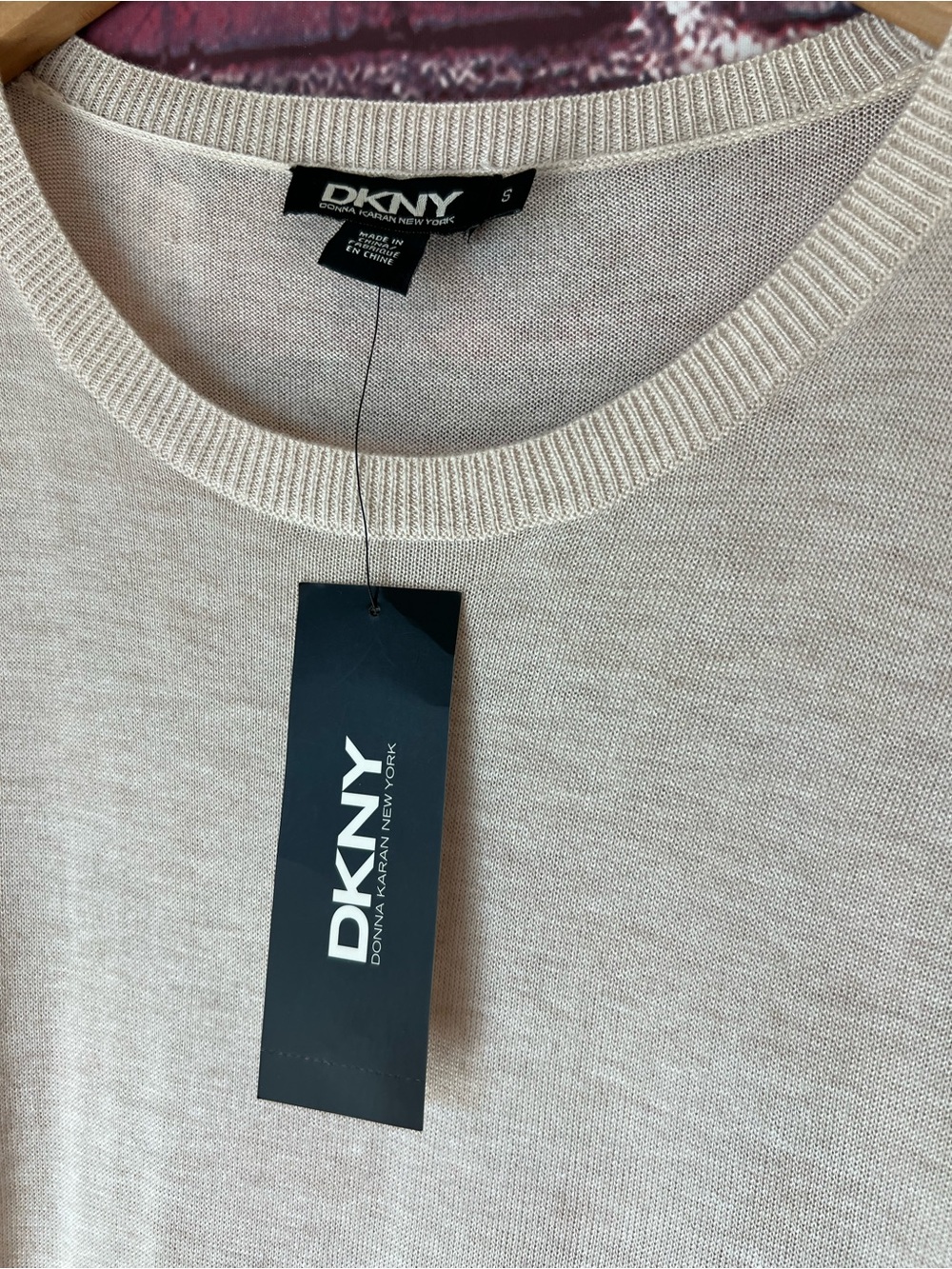 DKNY Heather Oatmeal Long Sleeve Crewneck Pullover Sweater NWT Size S - Picture 4 of 8